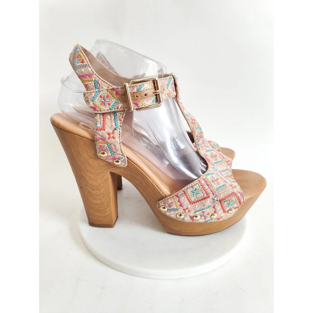 Gianni Bini Platform Sandals 9.5 T-Strap Tan Embroidered Boho Chunky Wood Heels